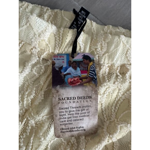 SACRED DEEDS Cream Bellbottom Lace Pants Size Medium NEW with tags - Picture 5 of 9